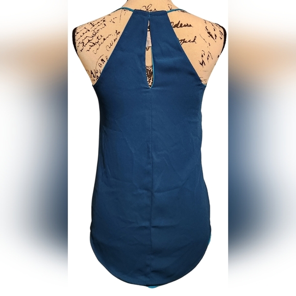 Express Reversible Blouse - Picture 2 of 7